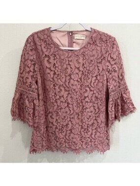 Rachel Parcell  Feminine Lace Top Dusty Pink  Coquette  Preppy Short Sleeve